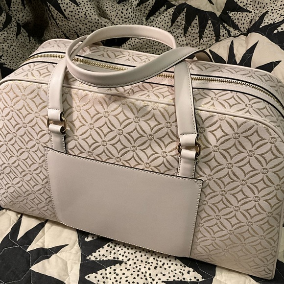 NWT Michael Kors • Jet Set Travel XL Metallic Logo Jaquard (light cream) - Picture 8 of 15
